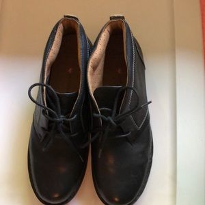 Clarks black low boot shoe 10 M